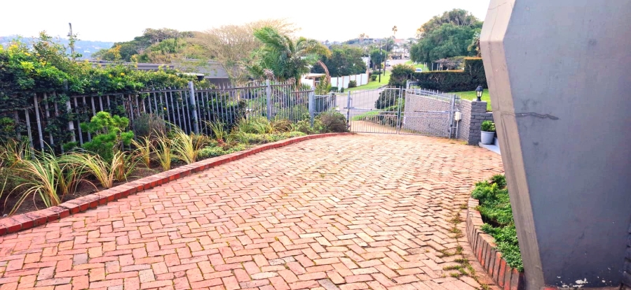 5 Bedroom Property for Sale in Beacon Bay Eastern Cape